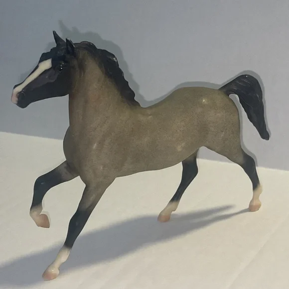 Breyer horse blue roan quarter horse - Picture 5 of 10
